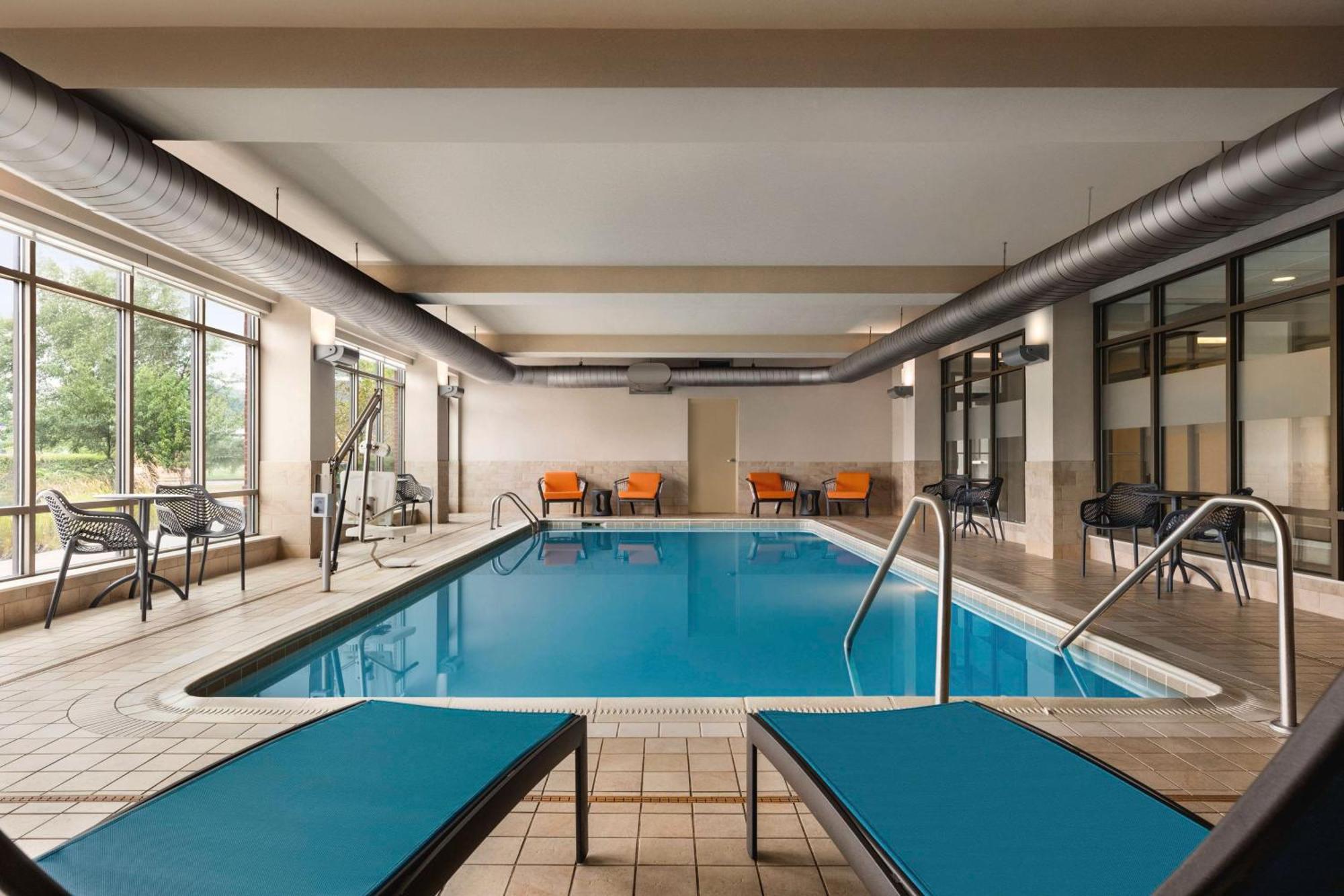 Hampton Inn & Suites Pittsburgh Waterfront West Homestead Exterior foto